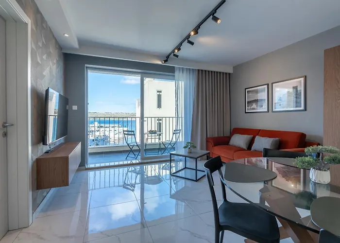 Brand New Luxurious Seafront With View Apartment - Prime Location