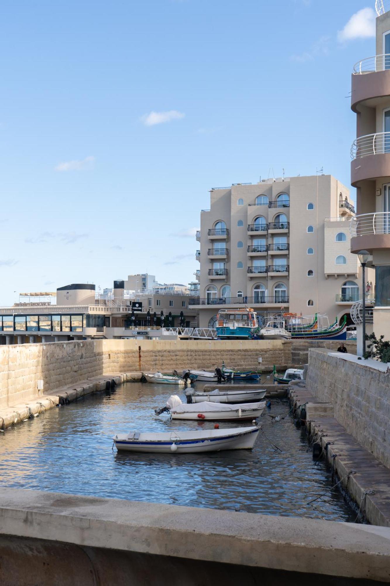 Brand New Luxurious Seafront With View - Prime Location Appartamento *