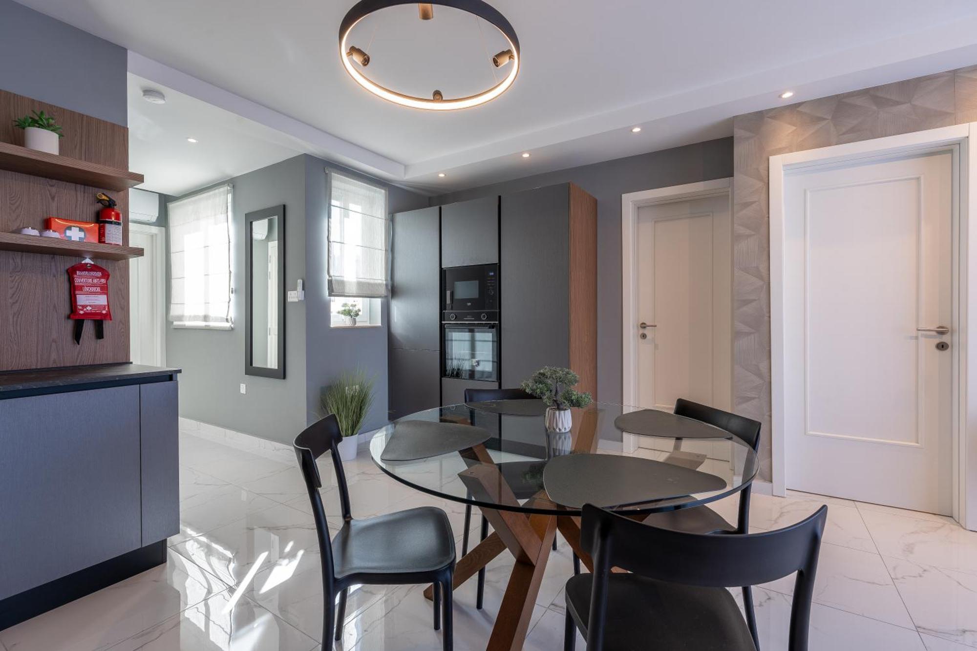 Apartamento Brand New Luxurious Seafront With View - Prime Location *